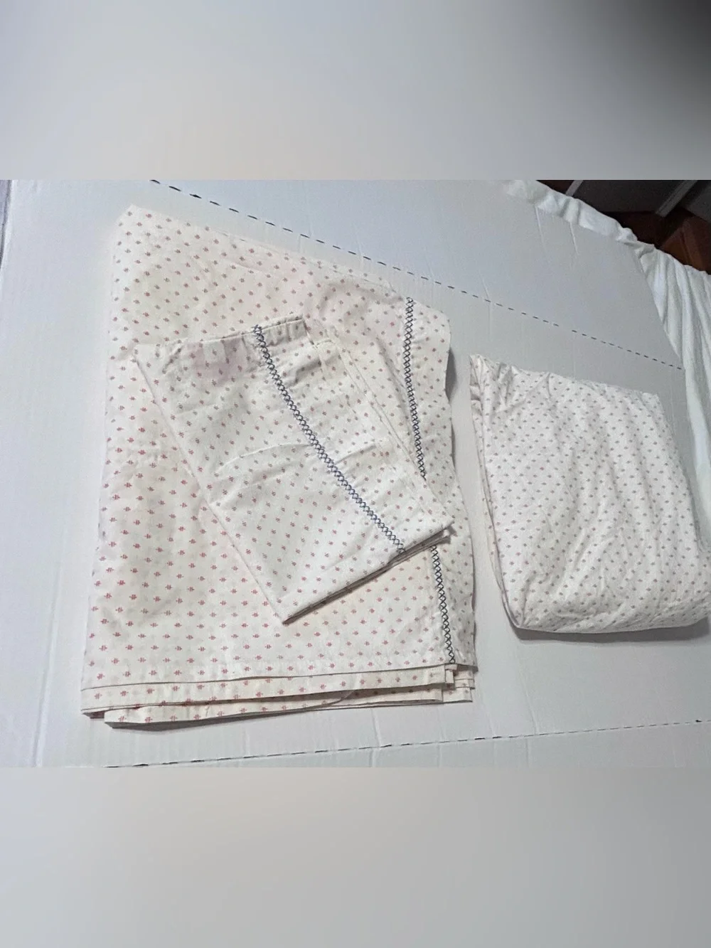 Opal House Sheet Set 3 Piece White & Salmon with Blue Embroidery Border XL Twin